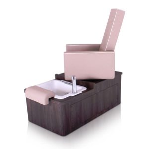 Luxuriöser Pedikürstuhl aus Holz mit beige Polsterung und integrierter Fußbadewanne für professionelle Nagelstudios.