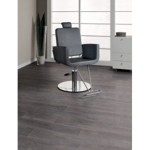 Moderner Makeupstuhl mit verstellbarer Kopfstütze und Chromgestell, perfekt für komfortable Salon-Einrichtungen.