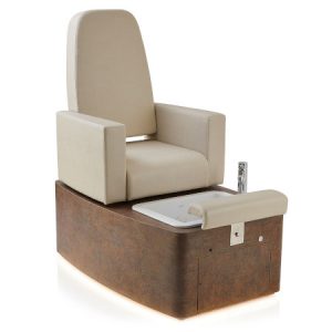 Luxuriöser Pediküre-Stuhl mit beige Polsterung und Fußbad, ideal für Spa- und Schönheitsanwendungen.