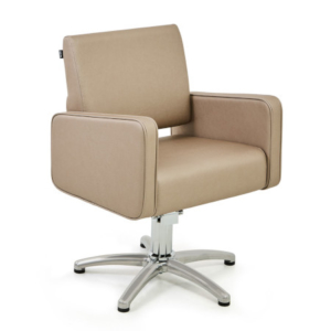 Moderner Friseurstuhl in Beige mit verchromtem Standfuß für stilvolle Saloneinrichtung.